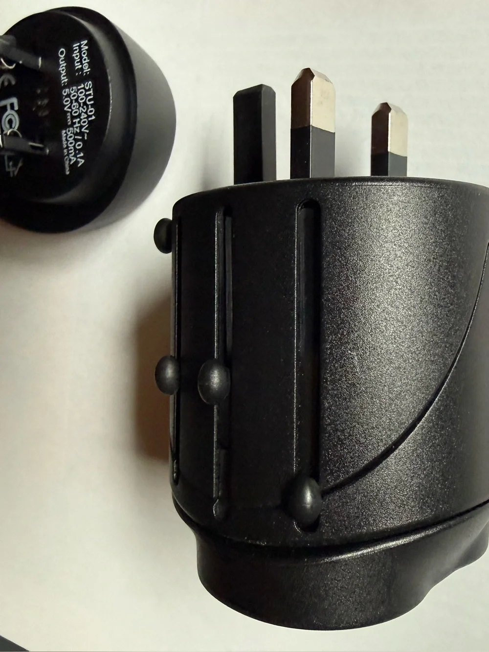 Swiss Travel Universal Adapter Black Travel Set model STU-01